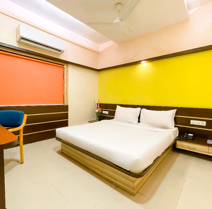 Play Deluxe Room